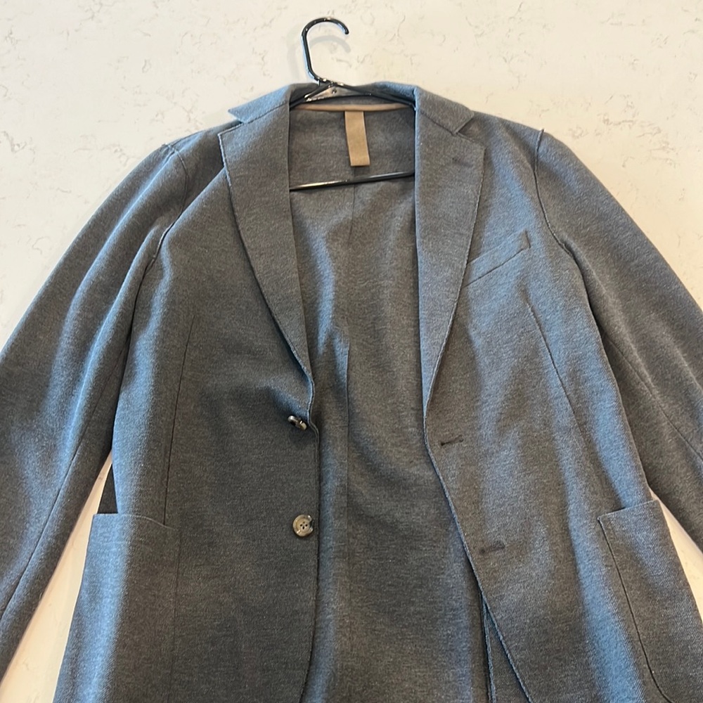 ELEVENTY gray blazer. Only worn once. Italian 48.